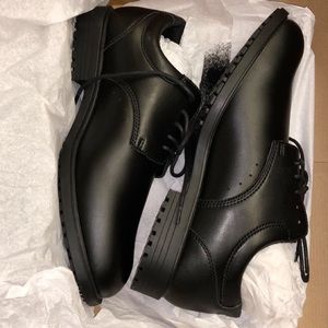 Men or women’s shoes